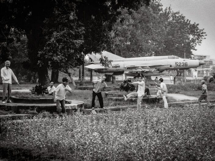 Early morning exercise at Lenin Park (Thong Nhat Park), 1992 / Tập thể dục buổi sáng tại Công viên Lê Nin (Công viên Thống Nhất), 1992