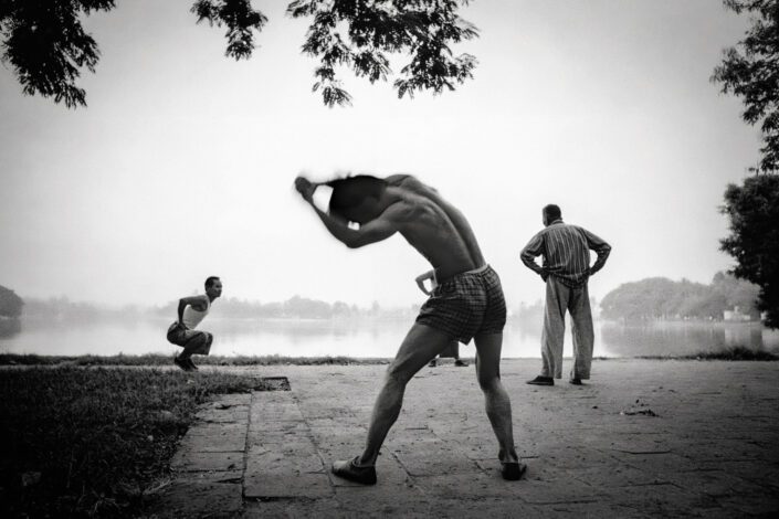 Early morning exercise at Lenin Park (Thong Nhat Park), 1992 / Tập thể dục buổi sáng tại Công viên Lê Nin (Công viên Thống Nhất), 1992