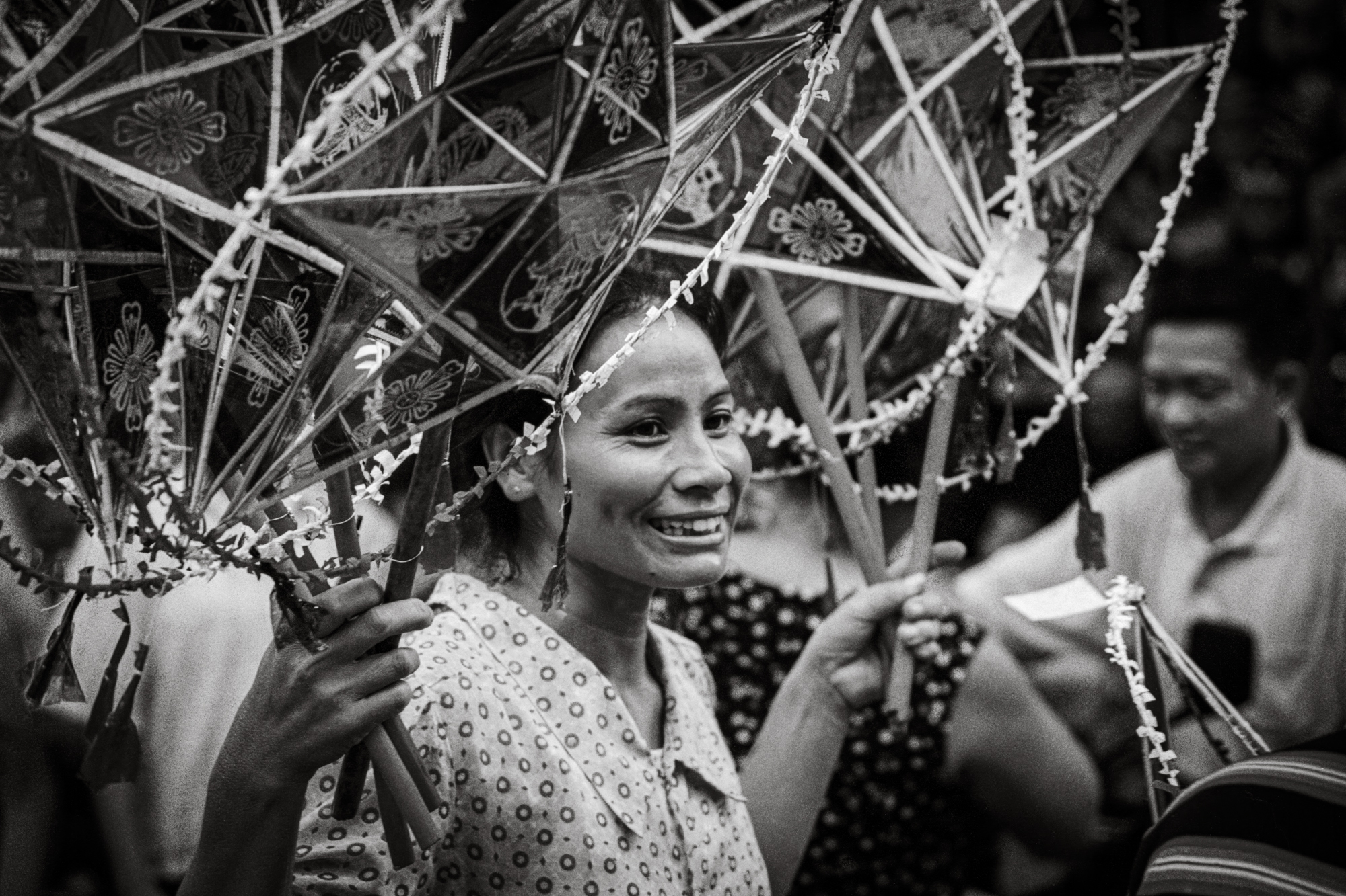 Street vendor, Mid-Autumn Festival, Hang Ma, 1997 / Người bán hàng, phố Hàng Mã, Tết Trung Thu, 1997