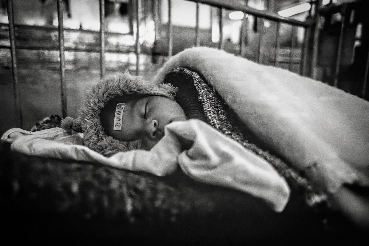 Baby Dung. Hue Central Hospital, Vietnam. 1 December 1992