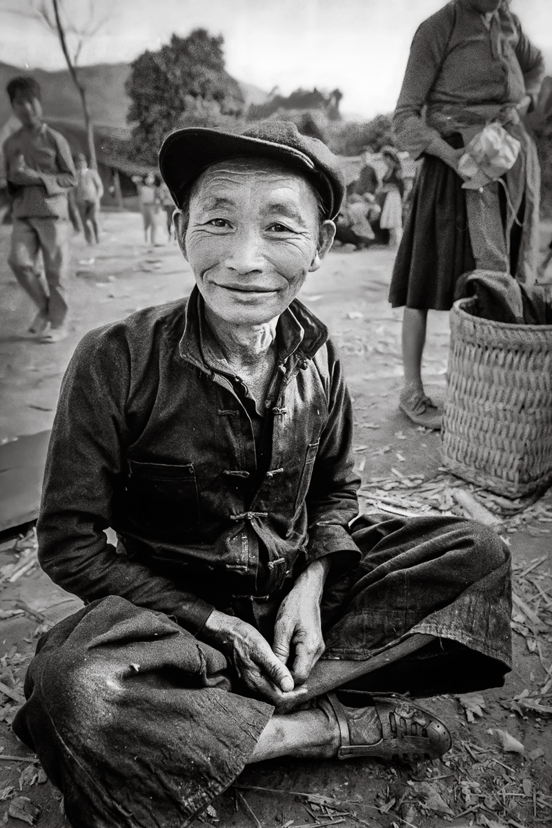 Hmong man, Quan Ba market, Ha Giang. 3 Jan 1993