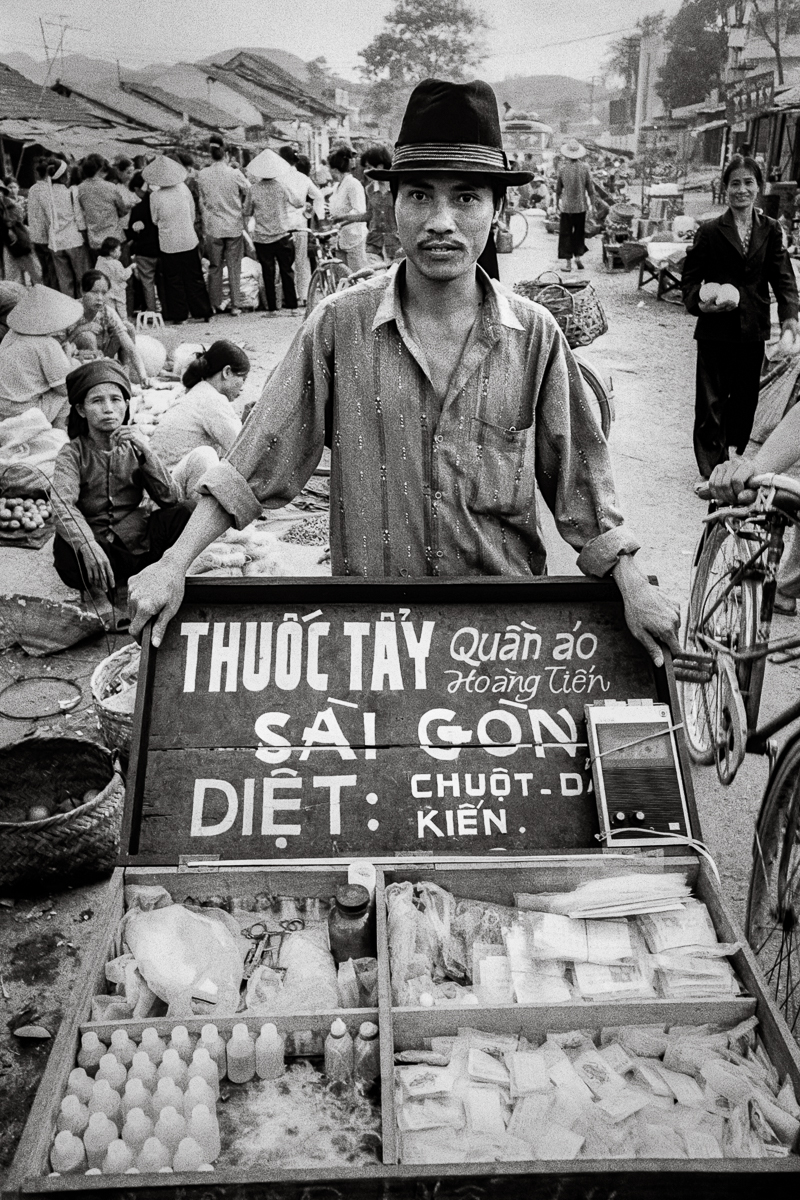 Bleach seller. Nguyen Binh, Cao Bang. 7 Nov 1992