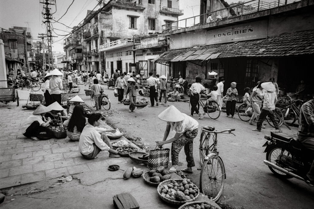 Dong Xuan Market, Hanoi. Oct 1992